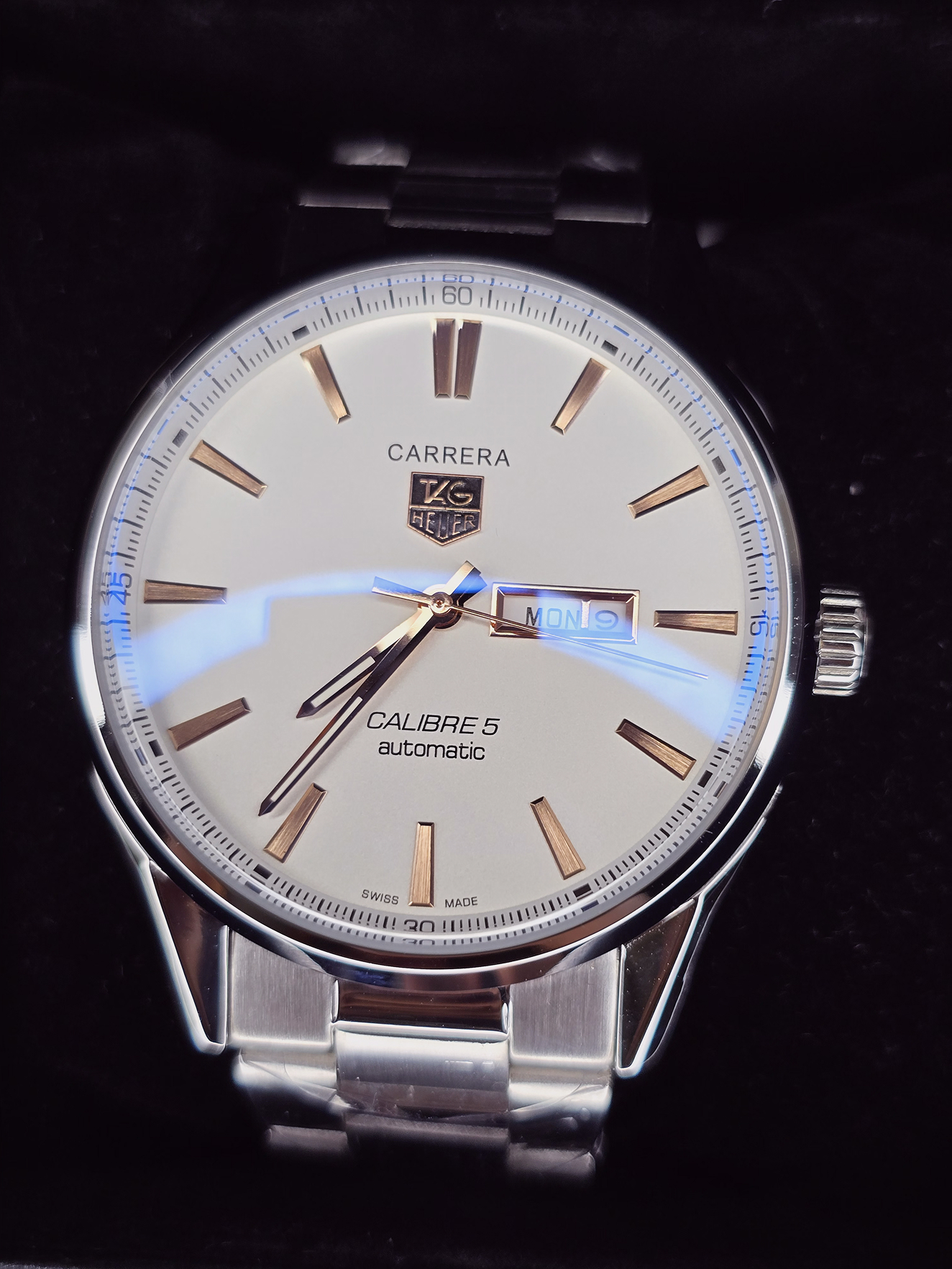 Tag Carrera Style – Automático com Mostrador Branco